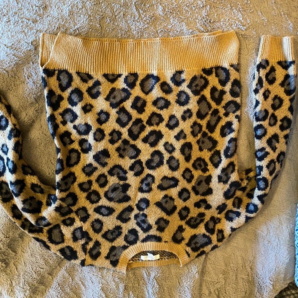 Women’s large cheetah sweater 89th + Madison, worn once